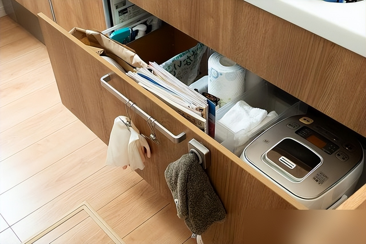 Người phụ nữ 57 tuổi sống một mình trong căn hộ 61m²: Giản dị nhưng là chốn bình yên ai cũng mơ- Ảnh 3. Người phụ nữ 57 tuổi sống một mình trong căn hộ 61m²: Giản dị nhưng là chốn bình yên ai cũng mơ- Ảnh 3.