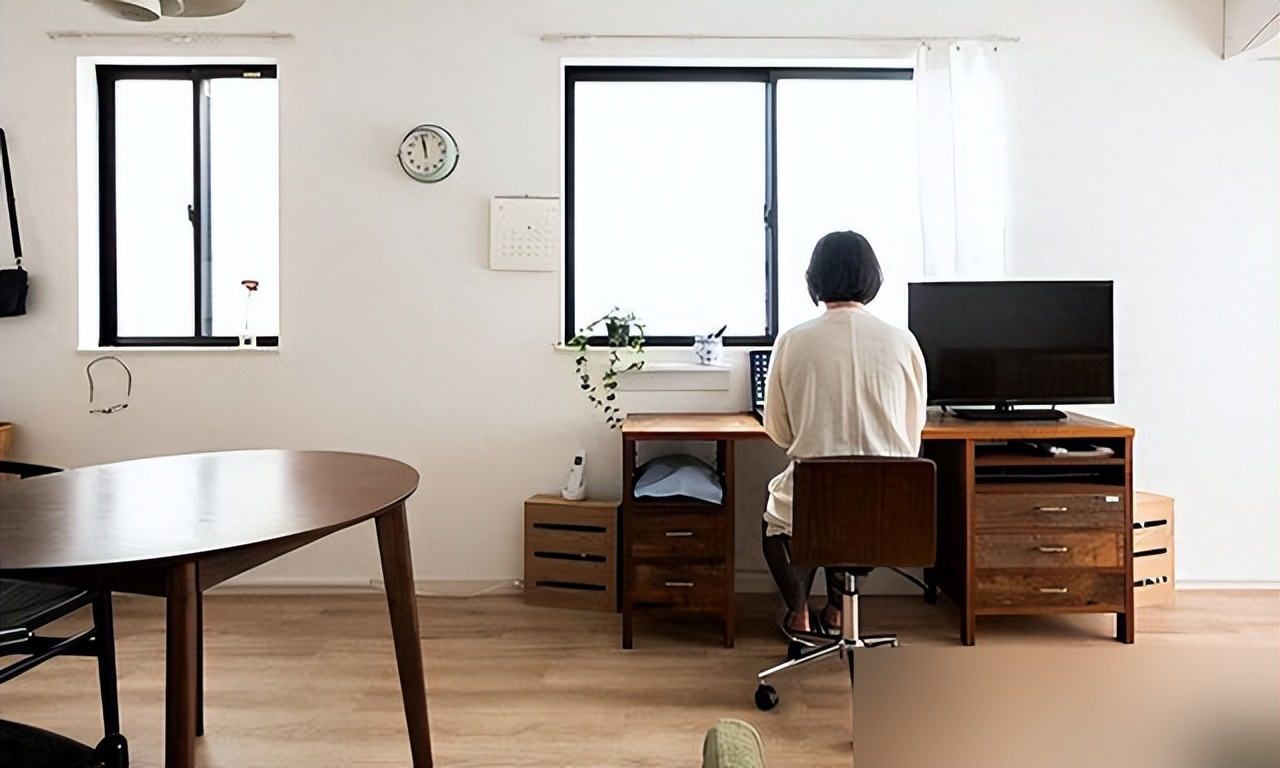 Người phụ nữ 57 tuổi sống một mình trong căn hộ 61m²: Giản dị nhưng là chốn bình yên ai cũng mơ- Ảnh 6. Người phụ nữ 57 tuổi sống một mình trong căn hộ 61m²: Giản dị nhưng là chốn bình yên ai cũng mơ- Ảnh 6.