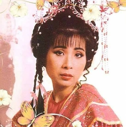 Nữ nghệ sĩ không nhà, đi lang thang, phải ngủ nhờ chủ tiệm vàng, giờ ở dinh thự nghìn m2 hàng chục tỷ- Ảnh 2. Nữ nghệ sĩ không nhà, đi lang thang, phải ngủ nhờ chủ tiệm vàng, giờ ở dinh thự nghìn m2 hàng chục tỷ- Ảnh 2.