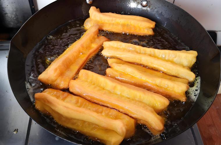 Tuyến giáp cực sợ 4 loại thực phẩm: Phụ nữ hạn chế ăn sẽ cân bằng nội tiết, phòng nhiều bệnh mãn tính- Ảnh 1.