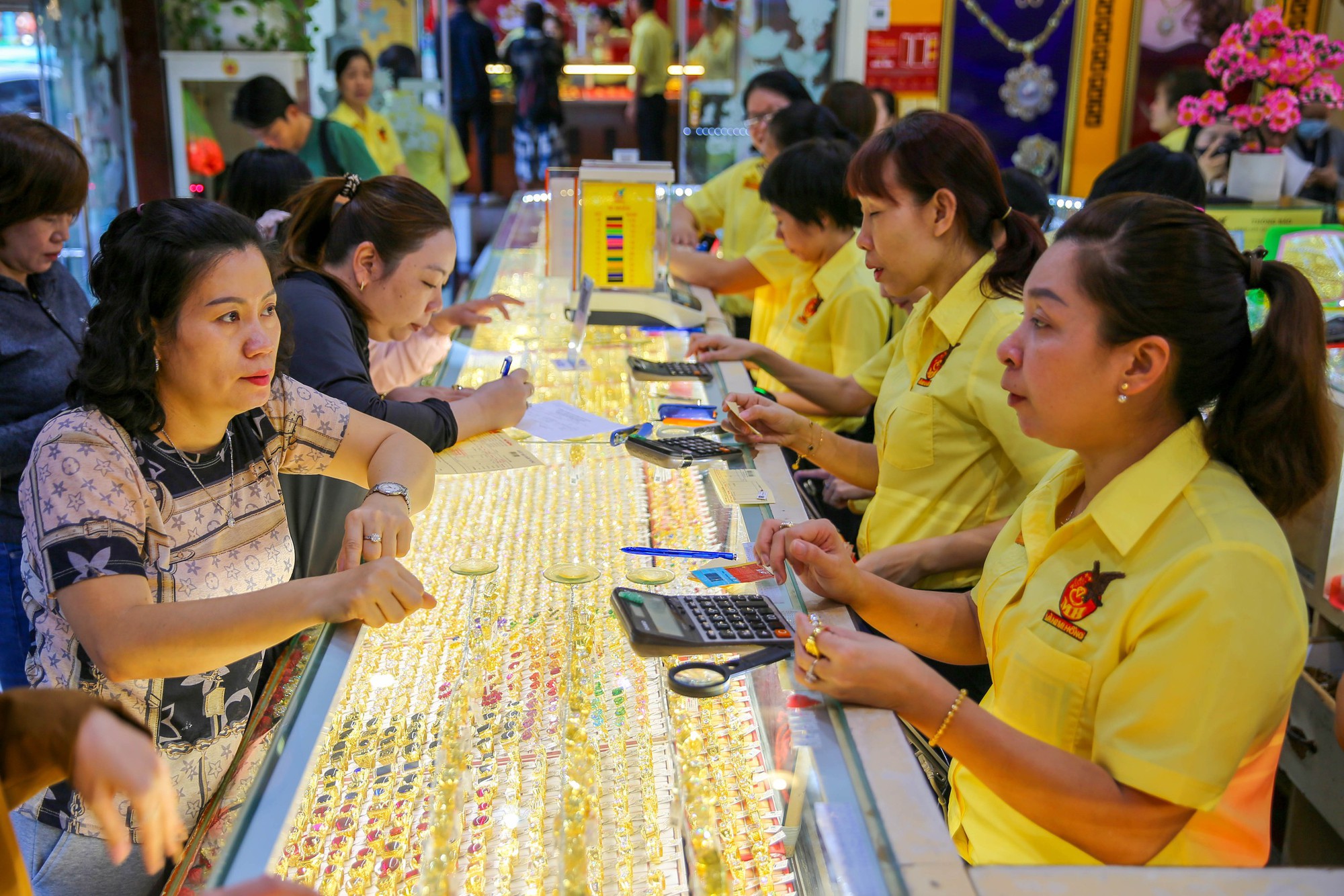 Nhiều quy định mới có hiệu lực từ tháng 10-2025- Ảnh 1.