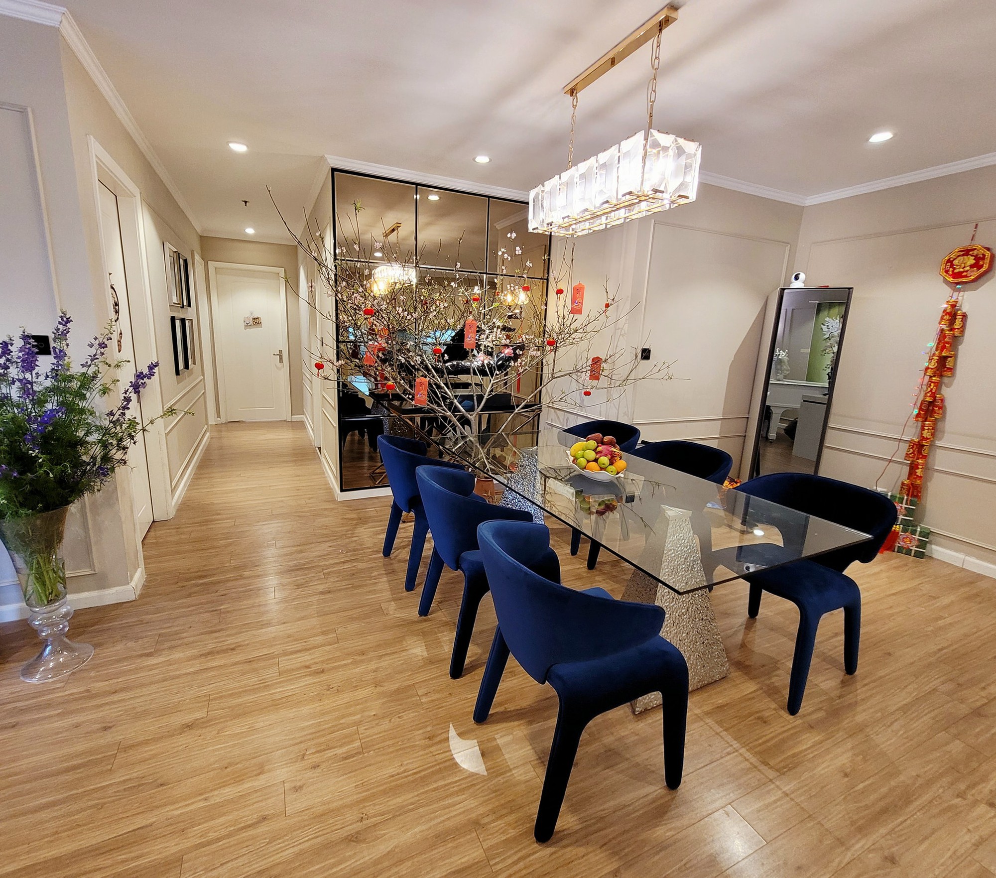 Ngoại hình của nam nghệ sĩ hào hoa, yêu vợ bậc nhất showbiz, có nhà từ Hà Nội đến Hưng Yên, Phú Thọ- Ảnh 7.