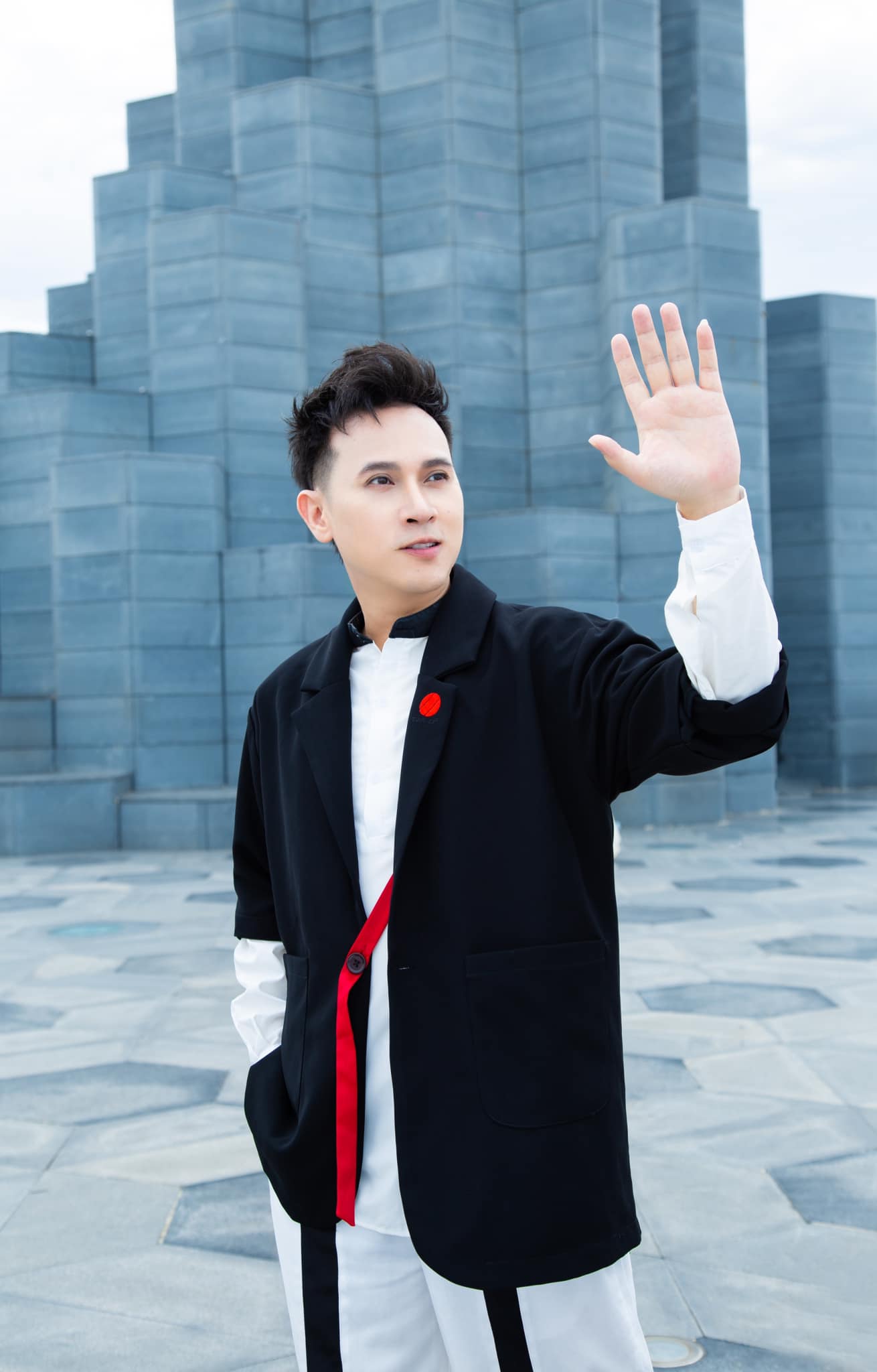 Ngoại hình ca sĩ giữ chức Viện phó, thỉnh thoảng chốt đơn một căn nhà, 50 tuổi rất giàu nhưng chưa vợ con- Ảnh 2. Ngoại hình ca sĩ giữ chức Viện phó, thỉnh thoảng chốt đơn một căn nhà, 50 tuổi rất giàu nhưng chưa vợ con- Ảnh 2.