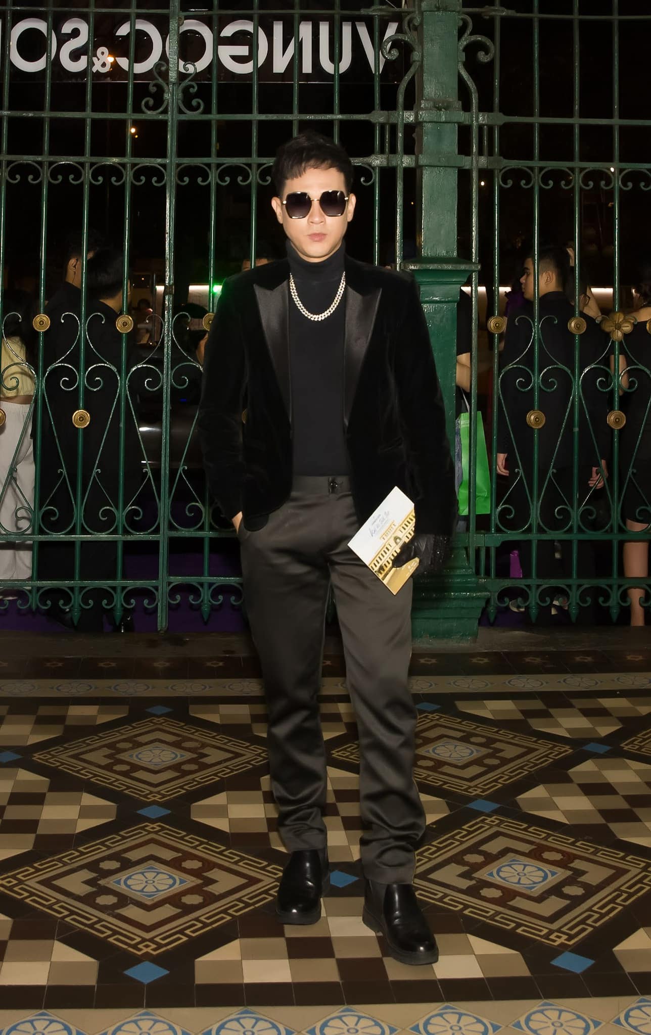 Ngoại hình ca sĩ giữ chức Viện phó, thỉnh thoảng chốt đơn một căn nhà, 50 tuổi rất giàu nhưng chưa vợ con- Ảnh 10. Ngoại hình ca sĩ giữ chức Viện phó, thỉnh thoảng chốt đơn một căn nhà, 50 tuổi rất giàu nhưng chưa vợ con- Ảnh 10.