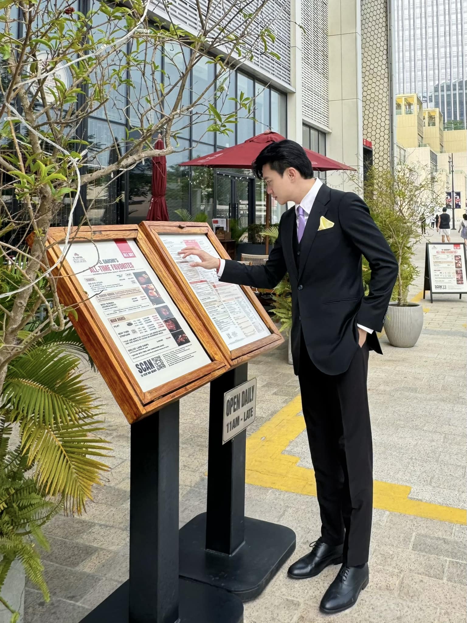 Ngoại hình nam nghệ sĩ sở hữu 2 biệt thự 70 tỷ ở TP.HCM - Cần Thơ, bị đồn đào hoa nhưng U40 chưa vợ- Ảnh 5.