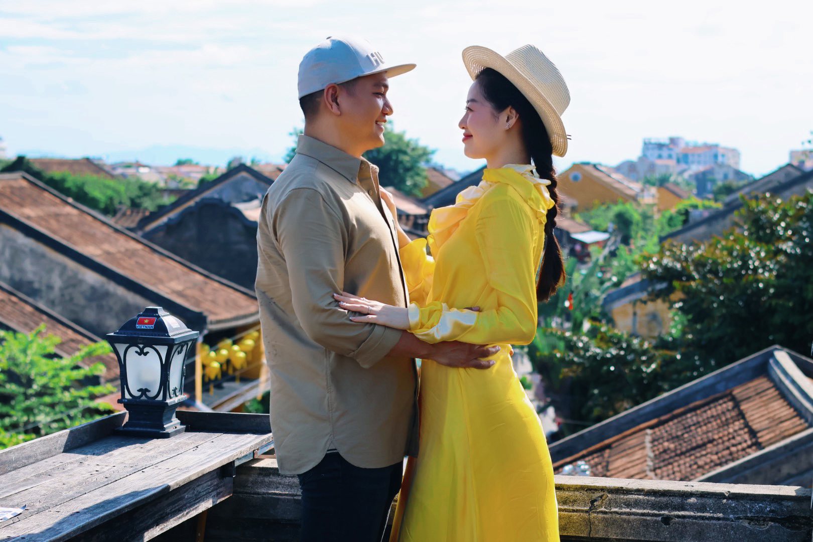 Hoa hậu Việt lấy chồng hơn 17 tuổi đã có con riêng, lộ thái độ thật ngay tại đám cưới- Ảnh 10.