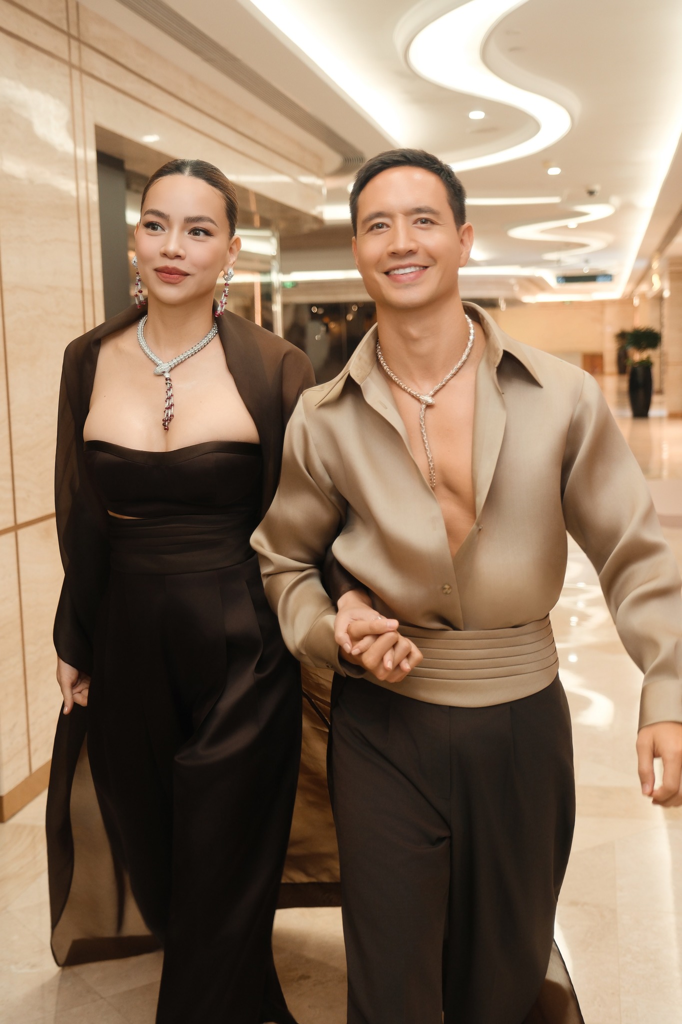 Mỹ nhân Việt duy nhất đọ sắc với Thư Kỳ lẫn Lưu Diệc Phi, kết quả thế nào mà netizen chấm thẳng 0 điểm- Ảnh 6. Mỹ nhân Việt duy nhất đọ sắc với Thư Kỳ lẫn Lưu Diệc Phi, kết quả thế nào mà netizen chấm thẳng 0 điểm- Ảnh 6.