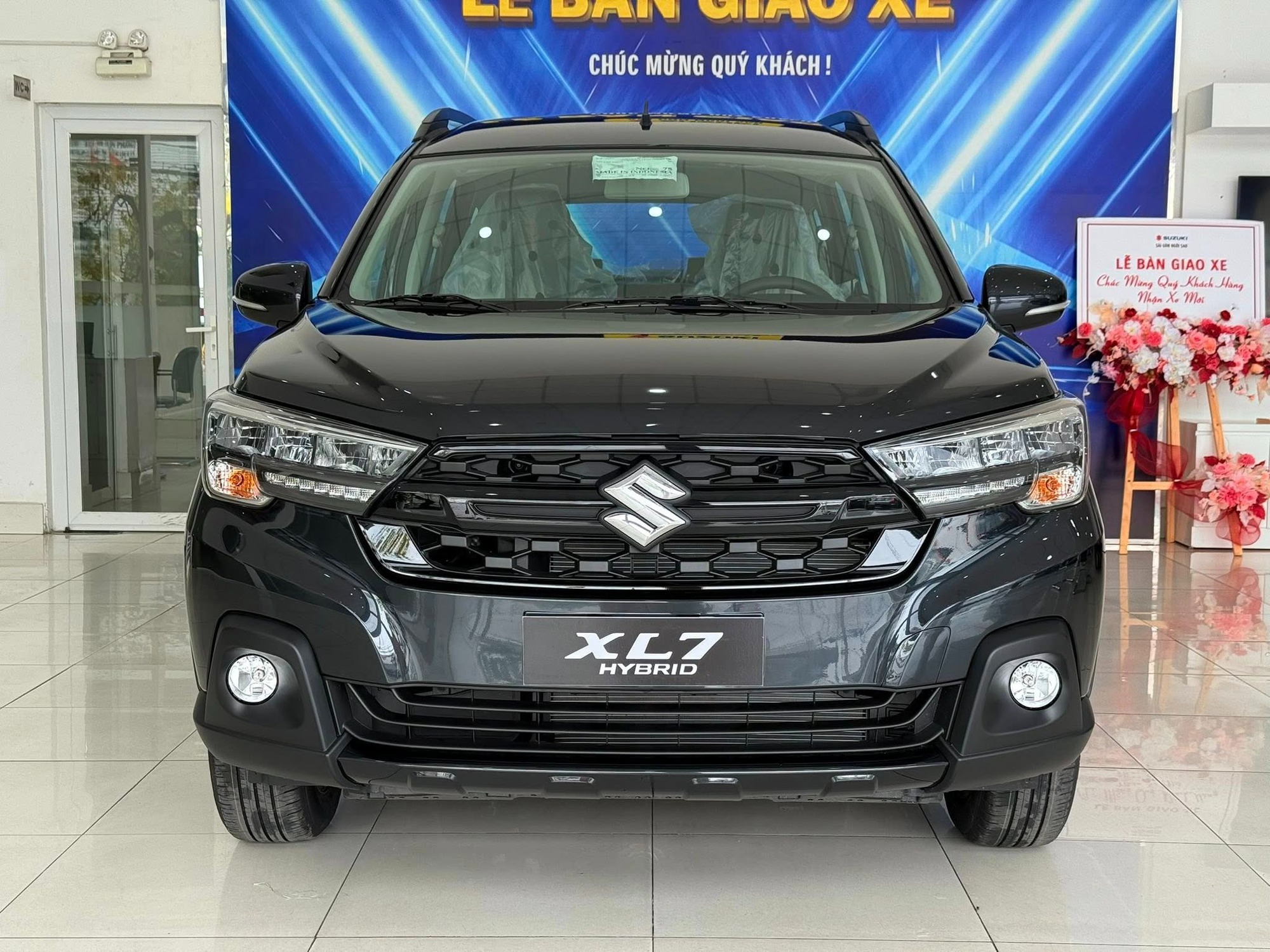 Suzuki XL7 Black Edition bản đặc biệt giảm 70 triệu tại đại lý: Giá thực tế chưa đến 530 triệu đồng, tăng sức cạnh tranh lên Xpander và Veloz Cross- Ảnh 2.