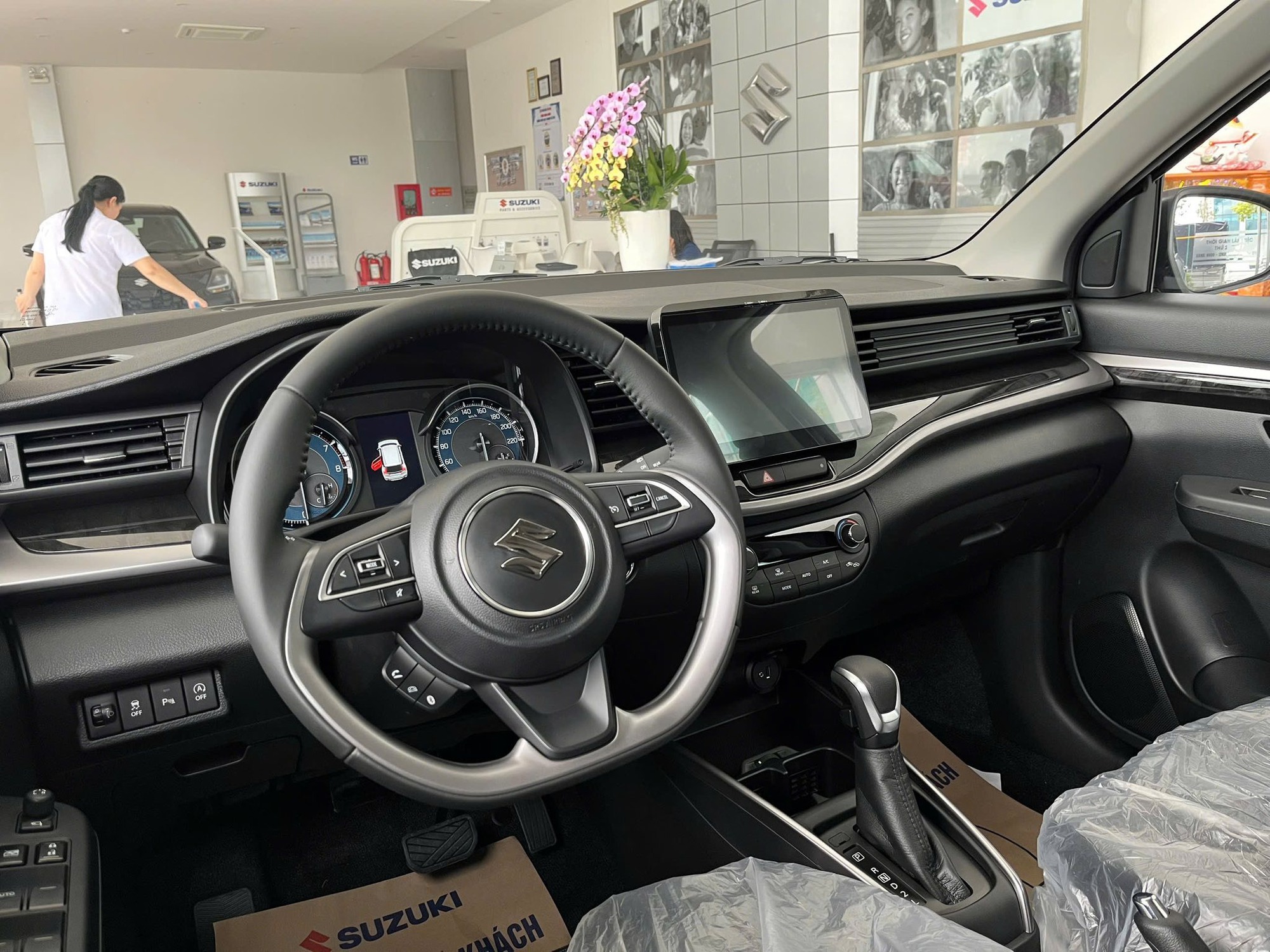 Suzuki XL7 Black Edition bản đặc biệt giảm 70 triệu tại đại lý: Giá thực tế chưa đến 530 triệu đồng, tăng sức cạnh tranh lên Xpander và Veloz Cross- Ảnh 5.