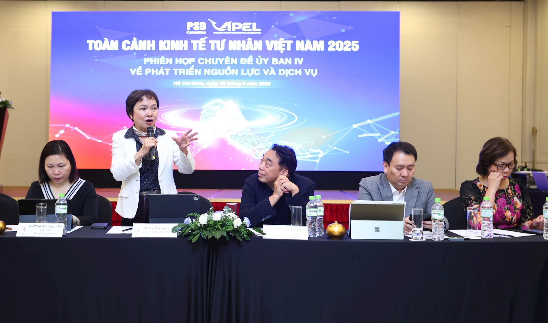Các "nữ tướng" hiến kế thúc đẩy kinh tế tư nhân: Từ trăn trở trà Việt của Chủ tịch Thái Hưng đến đề xuất Hệ sinh thái du lịch - lifestyle của Chủ tịch PNJ Cao Thị Ngọc Dung- Ảnh 6.