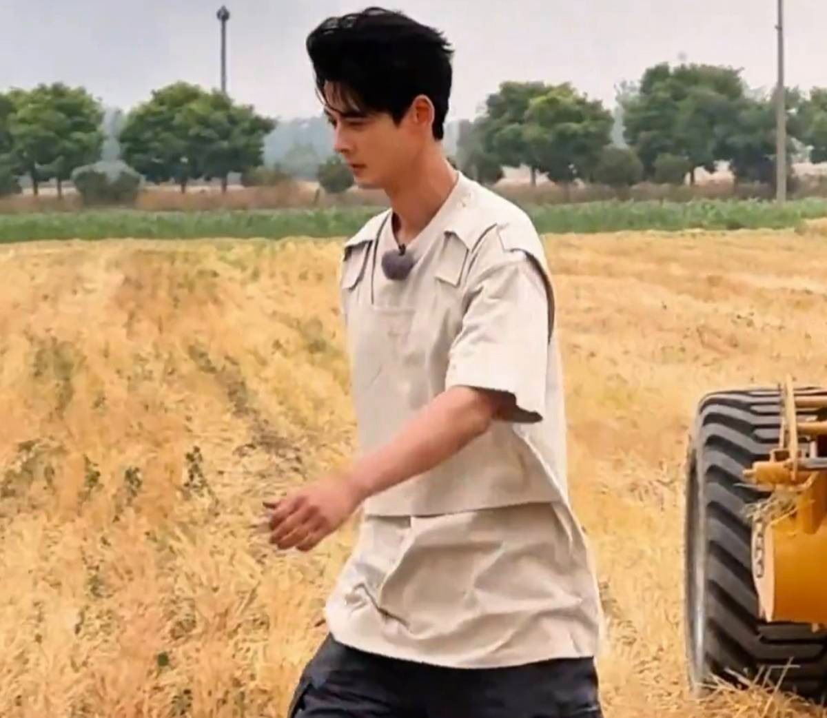 Mỹ nam U50 trẻ như 20, hủy hôn với nàng thơ kém 19 tuổi về quê nuôi cua- Ảnh 14. Mỹ nam U50 trẻ như 20, hủy hôn với nàng thơ kém 19 tuổi về quê nuôi cua- Ảnh 14.