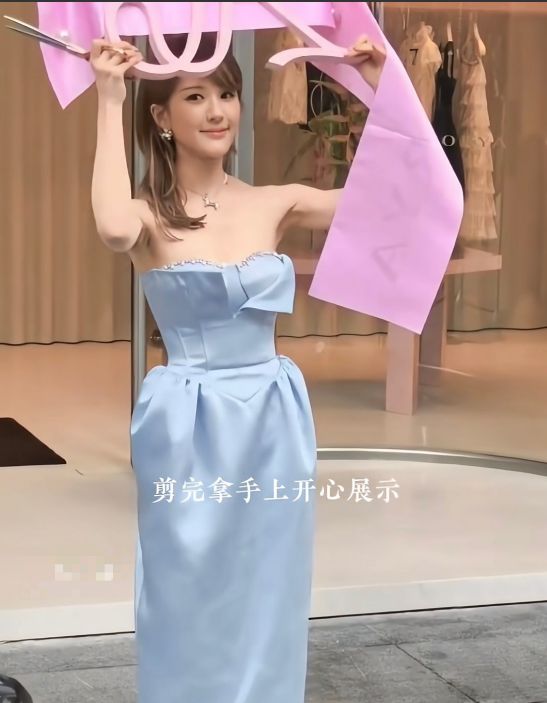 Sức hút khủng khiếp của Triệu Lộ Tư: Ở ẩn nhưng không chìm nổi!- Ảnh 7. Sức hút khủng khiếp của Triệu Lộ Tư: Ở ẩn nhưng không chìm nổi!- Ảnh 7.