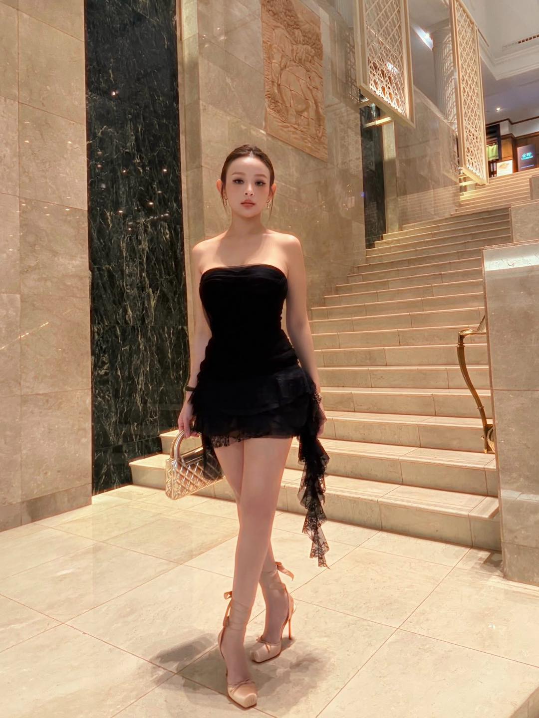 "Khuôn mặt không tuổi" của Huyền Baby bắt đầu từ bữa sáng chống già: Toàn món dễ kiếm vừa dưỡng da căng tràn collagen vừa giữ eo đẹp phát hờn- Ảnh 4.