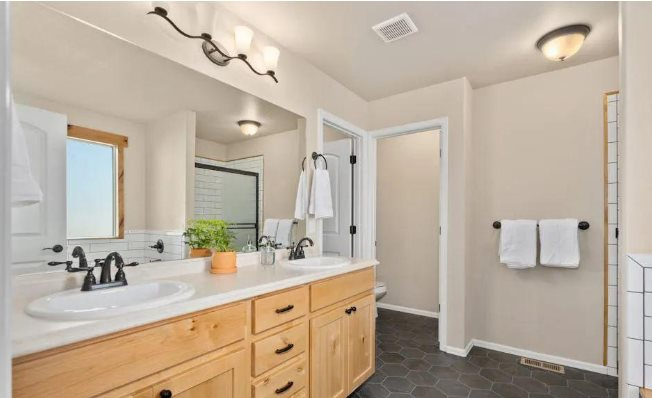 Bà chủ nhà rao bán nhà 8 tỷ đồng, người thuê chê đắt, khi có người chốt mua giá 6 tỷ đồng lại kiện chủ nhà ra tòa: "Tôi có quyền ưu tiên"- Ảnh 2.