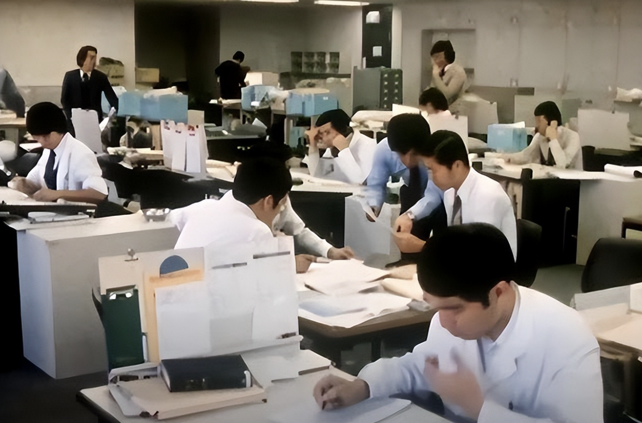 Bằng đại học Nhật Bản đã từng “quý như vàng” - Vì sao giờ trở nên mờ nhạt?- Ảnh 2.