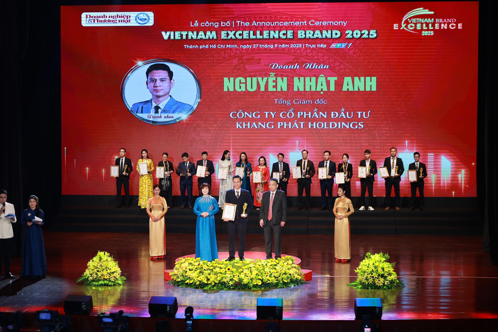TGĐ Khang Phát Holdings được vinh danh "Nhà lãnh đạo xuất sắc 2025"- Ảnh 1.