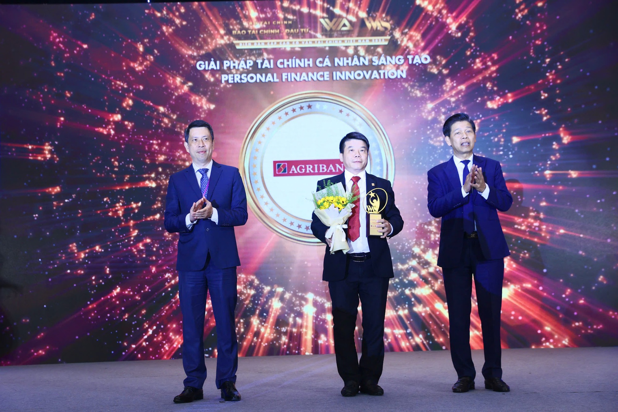 Agribank được vinh danh 3 sản phẩm, dịch vụ tài chính tiêu biểu năm 2025, khẳng định vị thế dẫn đầu- Ảnh 2.