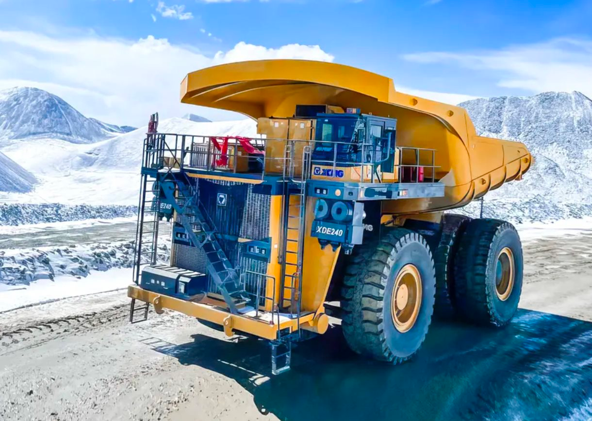 Phát hiện 200 xe tải 240 tấn không phát ra tiếng máy gầm rú, không cần xăng, âm thầm đào ‘kho báu’ ngày đêm không nghỉ- Ảnh 1.