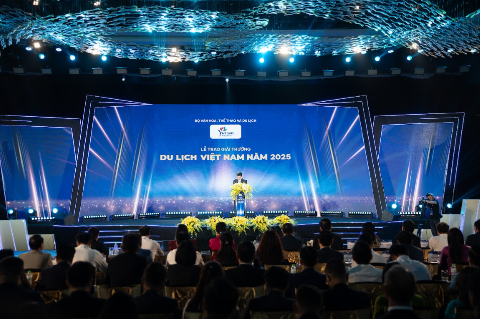 Sân golf đầu tiên của Việt Nam nằm hoàn toàn trên biển vừa nhận giải thưởng danh giá: Rộng 133 ha với 27 hố, được ví là kiệt tác đầy thách thức- Ảnh 2.