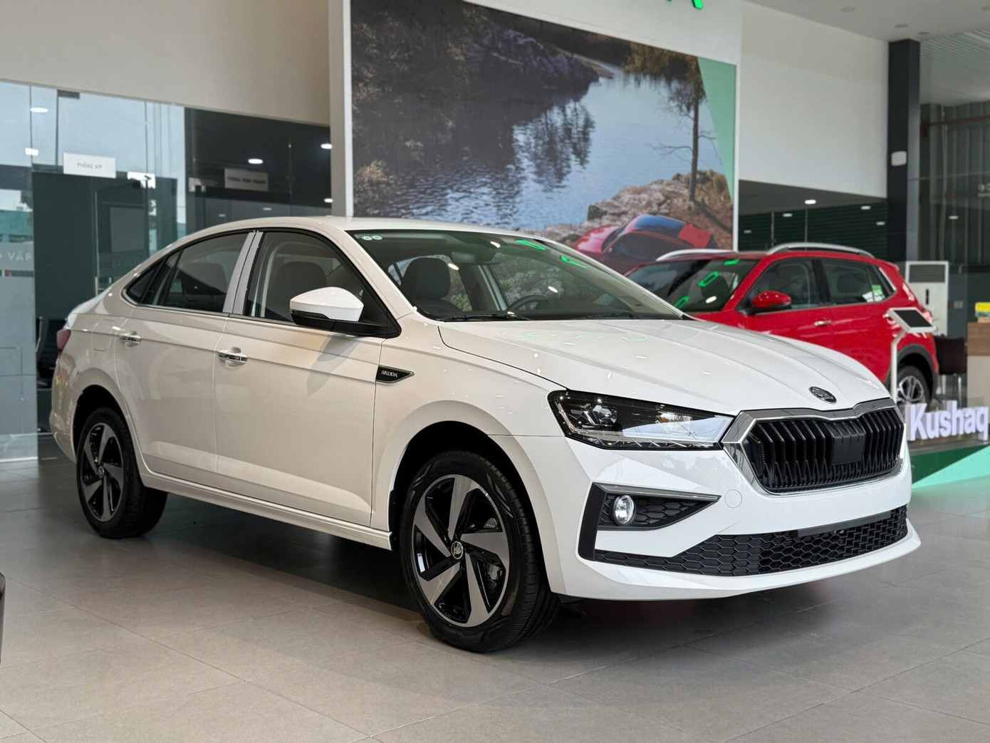 Nhiều mẫu xe mới đổ bộ thị trường Việt- Ảnh 1.