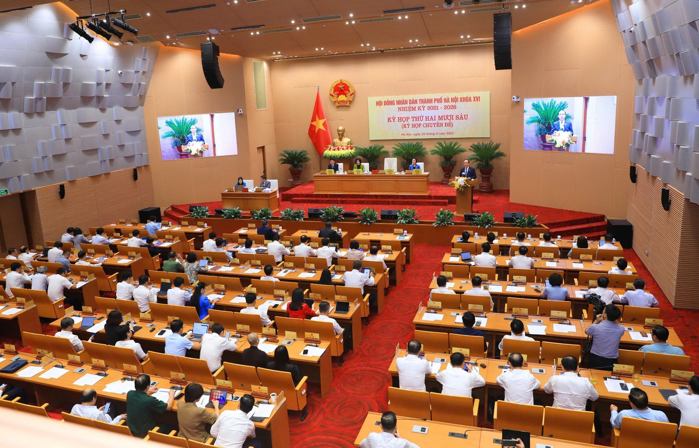 HĐND Hà Nội lùi bàn về dự án tái thiết công viên hai bên sông Tô Lịch- Ảnh 1.