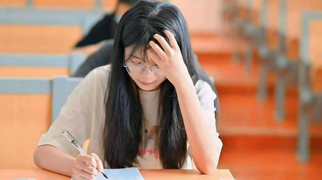 Vừa đỗ đại học đã muốn bỏ, thi lại ngành... y chang, thầy giáo Hà Nội ngán ngẩm: "Nghĩ gì khi đặt nguyện vọng? Sao giờ khổ thế này?"- Ảnh 2.