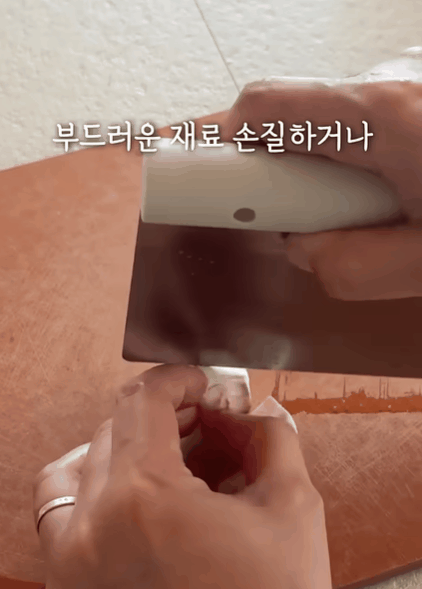 Không phải nồi niêu xoong chảo, đây mới là 6 món đồ nhà bếp khiến các bà nội trợ Hàn Quốc Không phải nồi niêu xoong chảo, đây mới là 6 món đồ nhà bếp khiến các bà nội trợ Hàn Quốc