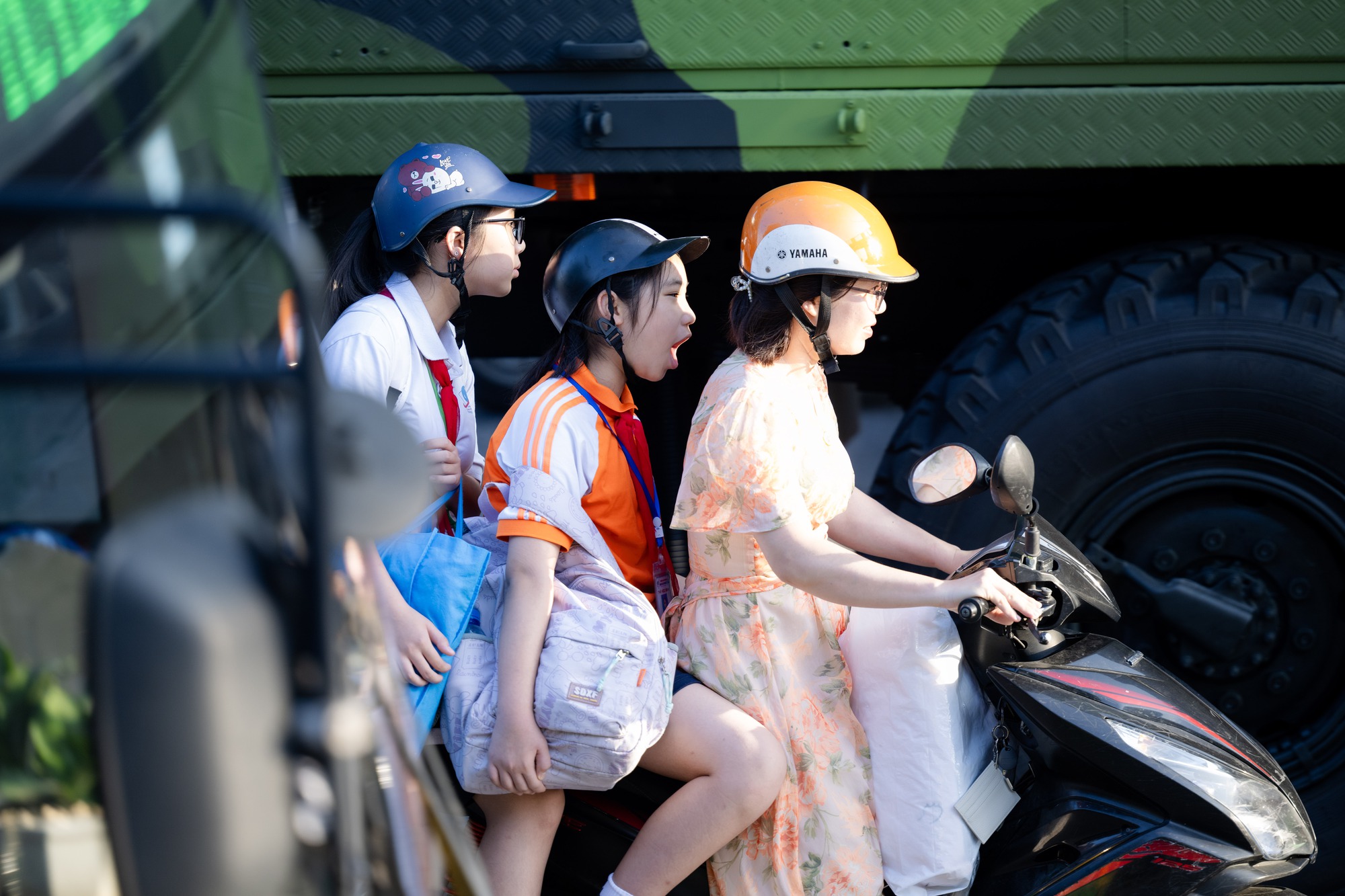 Mệt mỏi, chùn chân giữa biển ùn tắc ngày đầu đi làm trở lại sau kỳ nghỉ lễ 2/9- Ảnh 5. Mệt mỏi, chùn chân giữa biển ùn tắc ngày đầu đi làm trở lại sau kỳ nghỉ lễ 2/9- Ảnh 5.