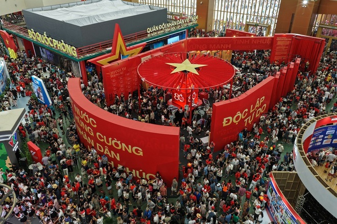 Công trình 90ha ở Việt Nam thu hút 4 triệu người: 10,5 tháng thi công tạo kỳ tích xây dựng, kỷ lục quốc tế- Ảnh 3. Công trình 90ha ở Việt Nam thu hút 4 triệu người: 10,5 tháng thi công tạo kỳ tích xây dựng, kỷ lục quốc tế- Ảnh 3.