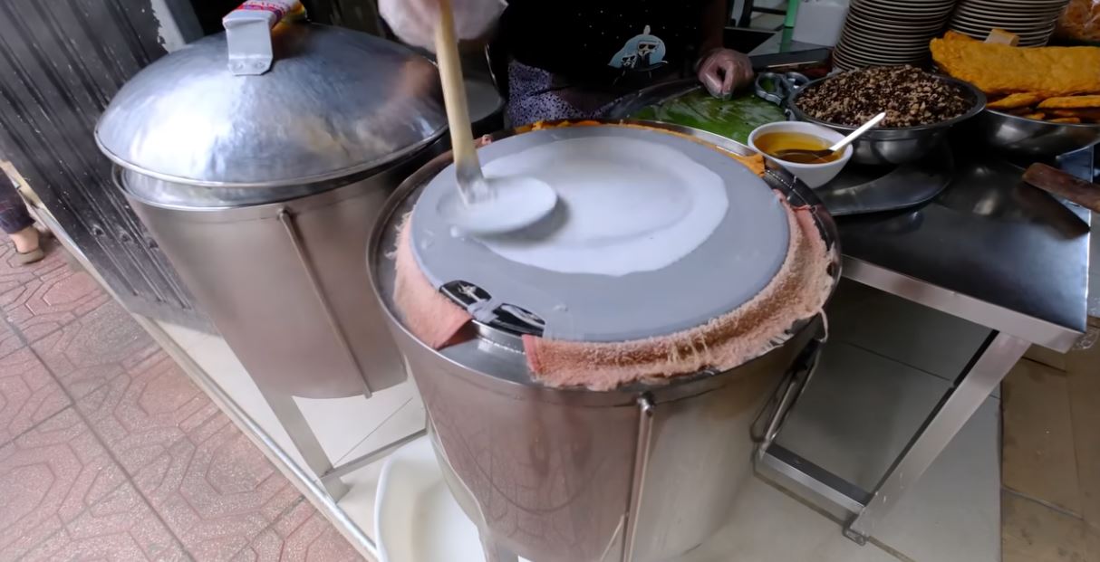 Khách Tây khám phá 1 món ăn Việt Nam, thốt lên: "Tôi mê quá rồi. Ngon đỉnh điểm”- Ảnh 2. Khách Tây khám phá 1 món ăn Việt Nam, thốt lên: "Tôi mê quá rồi. Ngon đỉnh điểm”- Ảnh 2.