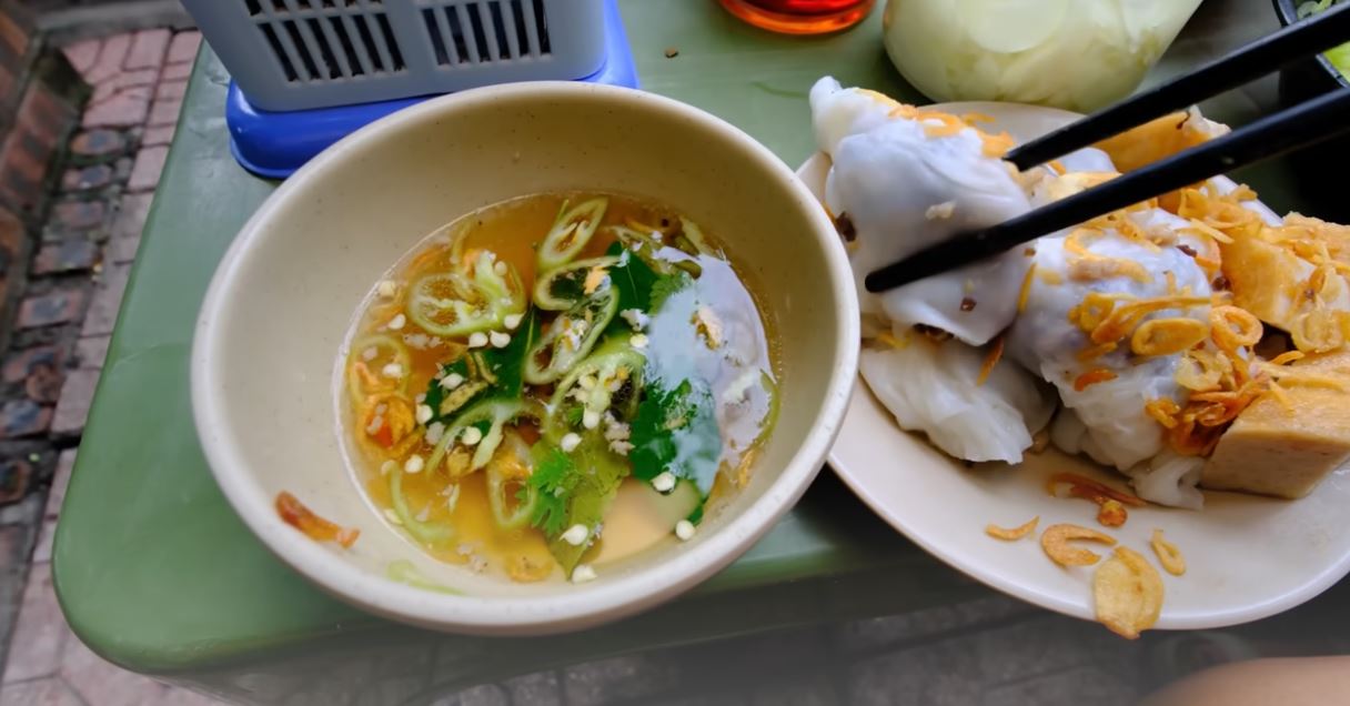 Khách Tây khám phá 1 món ăn Việt Nam, thốt lên: "Tôi mê quá rồi. Ngon đỉnh điểm”- Ảnh 5. Khách Tây khám phá 1 món ăn Việt Nam, thốt lên: "Tôi mê quá rồi. Ngon đỉnh điểm”- Ảnh 5.
