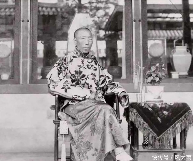 7 ảnh hiếm thời cuối nhà Thanh hé lộ nhiệm vụ đặc biệt, không phải hầu hạ của thái giám: Khác xa phim ảnh- Ảnh 3. 7 ảnh hiếm thời cuối nhà Thanh hé lộ nhiệm vụ đặc biệt, không phải hầu hạ của thái giám: Khác xa phim ảnh- Ảnh 3.