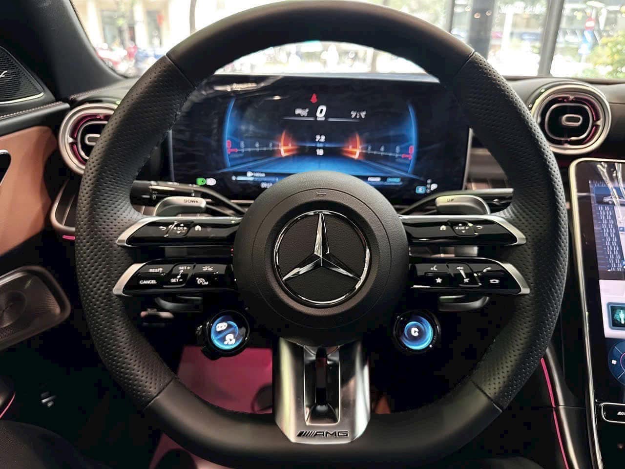 Mercedes-AMG C 43 giảm giá kỷ lục còn dưới 2 tỷ đồng tại đại lý: Máy khủng nhưng 'rẻ' ngang bản thường, gián tiếp làm khó Civic Type R- Ảnh 3. Mercedes-AMG C 43 giảm giá kỷ lục còn dưới 2 tỷ đồng tại đại lý: Máy khủng nhưng 'rẻ' ngang bản thường, gián tiếp làm khó Civic Type R- Ảnh 3.