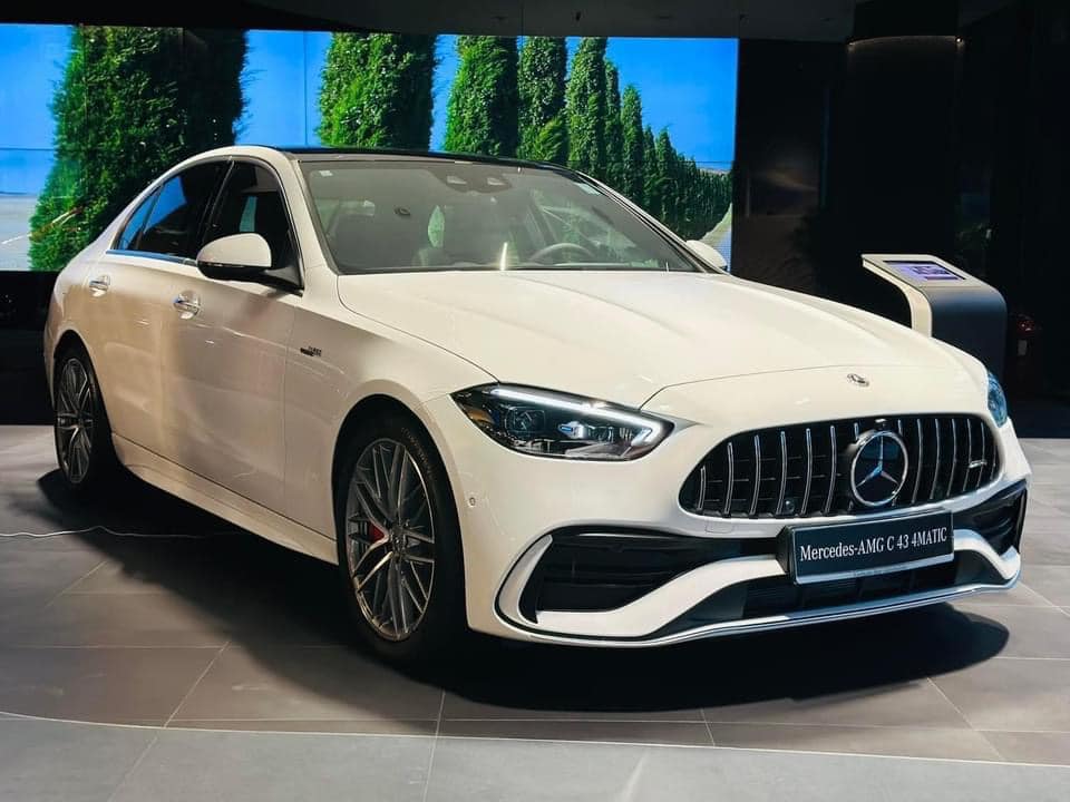 Mercedes-AMG C 43 giảm giá kỷ lục còn dưới 2 tỷ đồng tại đại lý: Máy khủng nhưng 'rẻ' ngang bản thường, gián tiếp làm khó Civic Type R- Ảnh 4. Mercedes-AMG C 43 giảm giá kỷ lục còn dưới 2 tỷ đồng tại đại lý: Máy khủng nhưng 'rẻ' ngang bản thường, gián tiếp làm khó Civic Type R- Ảnh 4.