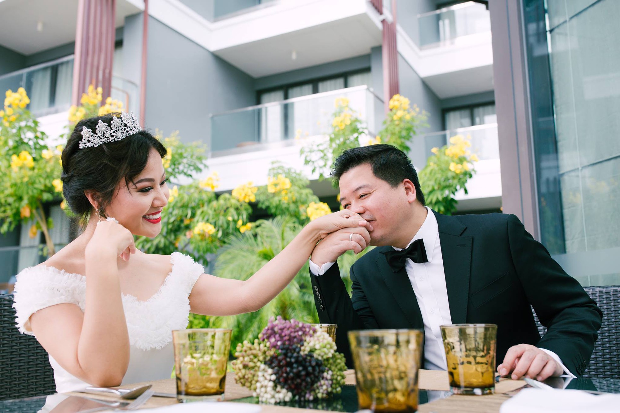 Nam ca sĩ hát mở màn cả 2 Concert Quốc Gia: “Ông hoàng nhạc đỏ” danh xứng với thực, từng nhận cát-xê 40.000 đồng- Ảnh 13. Nam ca sĩ hát mở màn cả 2 Concert Quốc Gia: “Ông hoàng nhạc đỏ” danh xứng với thực, từng nhận cát-xê 40.000 đồng- Ảnh 13.