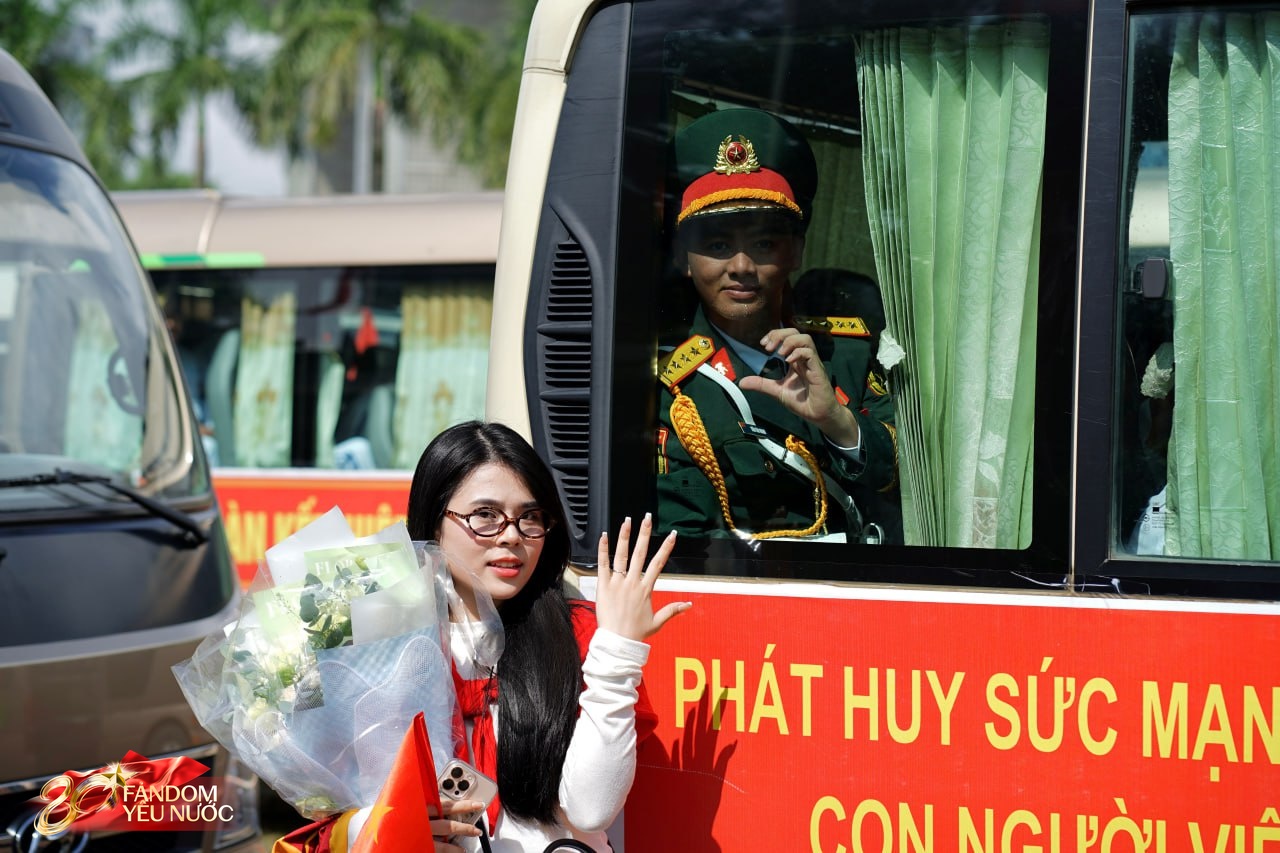 Chuyện tình “hết A80 anh cầu hôn em” của chiến sĩ Khối Hậu cần và người yêu gây bão mạng- Ảnh 1. Chuyện tình “hết A80 anh cầu hôn em” của chiến sĩ Khối Hậu cần và người yêu gây bão mạng- Ảnh 1.