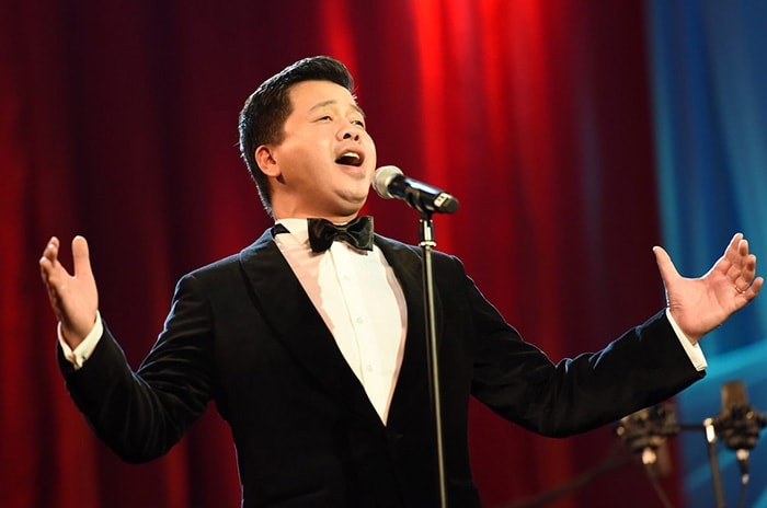 Nam ca sĩ hát mở màn cả 2 Concert Quốc Gia: “Ông hoàng nhạc đỏ” danh xứng với thực, từng nhận cát-xê 40.000 đồng- Ảnh 10. Nam ca sĩ hát mở màn cả 2 Concert Quốc Gia: “Ông hoàng nhạc đỏ” danh xứng với thực, từng nhận cát-xê 40.000 đồng- Ảnh 10.