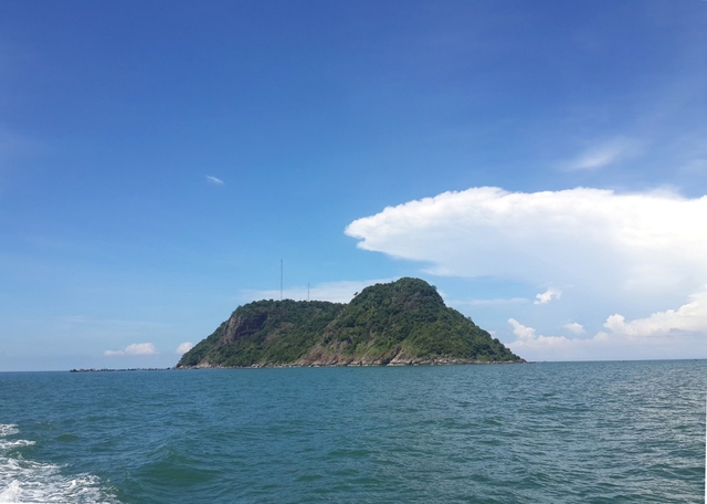 Hòn đảo nằm ở cực Nam Tổ quốc, không khách sạn, không nhà hàng, du khách nhận xét: "Chưa hề nghe tên"- Ảnh 1.