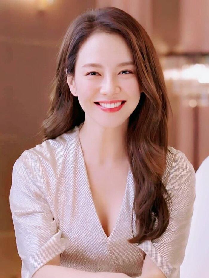 Tuổi 44 của Mỹ Tâm và Song Ji Hyo- Ảnh 2. Tuổi 44 của Mỹ Tâm và Song Ji Hyo- Ảnh 2.