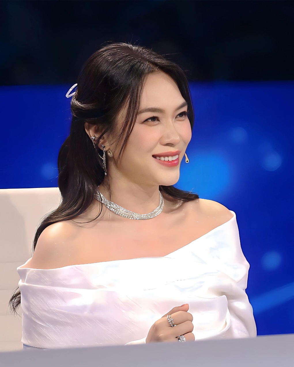 Tuổi 44 của Mỹ Tâm và Song Ji Hyo- Ảnh 1. Tuổi 44 của Mỹ Tâm và Song Ji Hyo- Ảnh 1.