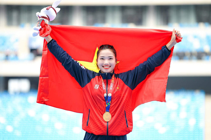 Nữ Đại úy xinh đẹp hộ tống rước đuốc A80 từng hoãn cưới để giành HCV SEA Games- Ảnh 5. Nữ Đại úy xinh đẹp hộ tống rước đuốc A80 từng hoãn cưới để giành HCV SEA Games- Ảnh 5.