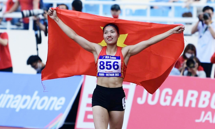 Nữ Đại úy xinh đẹp hộ tống rước đuốc A80 từng hoãn cưới để giành HCV SEA Games- Ảnh 4. Nữ Đại úy xinh đẹp hộ tống rước đuốc A80 từng hoãn cưới để giành HCV SEA Games- Ảnh 4.