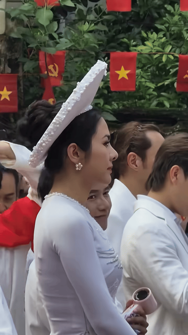 Nam ca sĩ bất ngờ Nam ca sĩ bất ngờ
