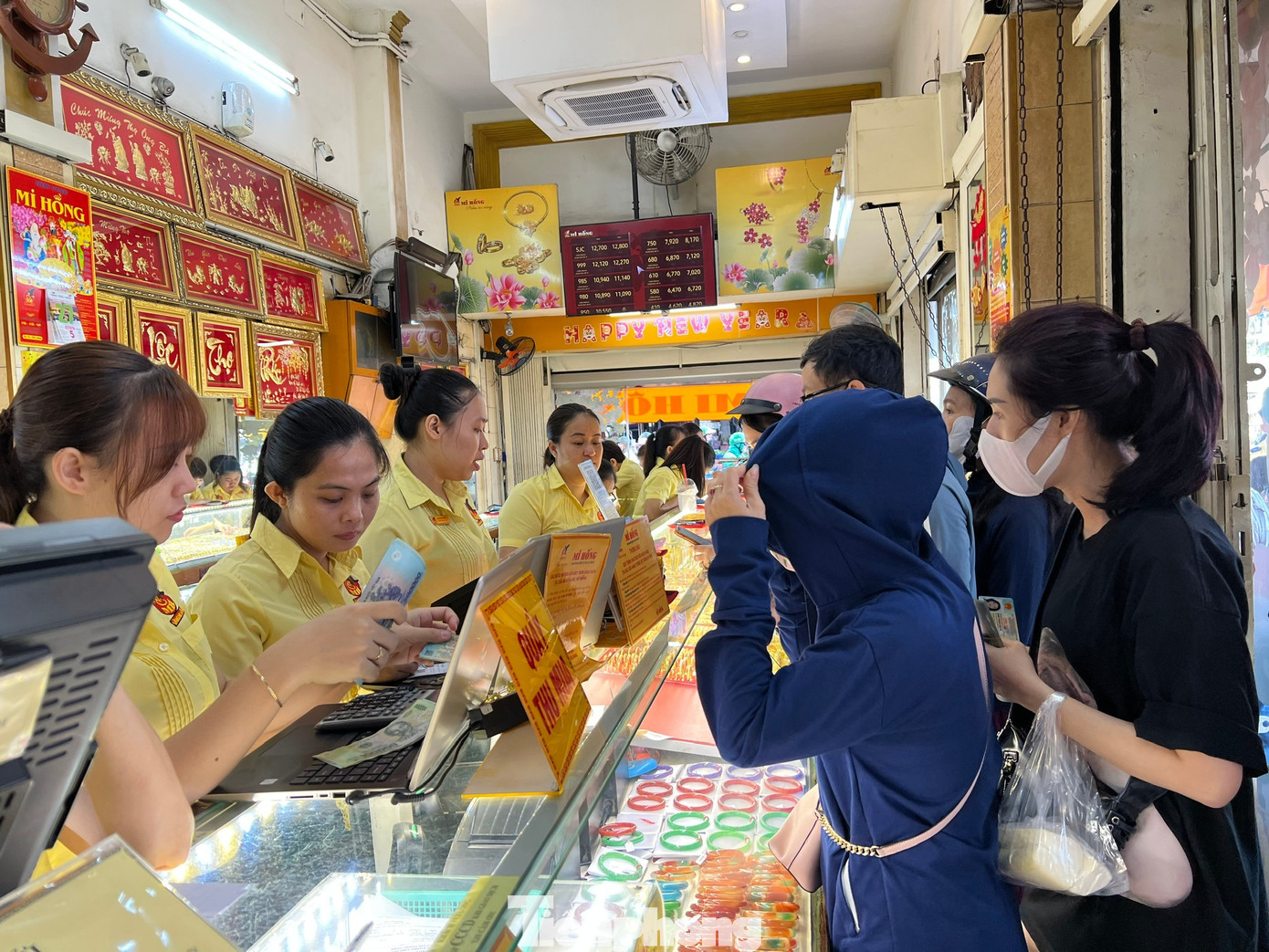 Chán cảnh 'chầu chực' mua vàng, nhà đầu tư chuyển qua món mới- Ảnh 2. Chán cảnh 'chầu chực' mua vàng, nhà đầu tư chuyển qua món mới- Ảnh 2.