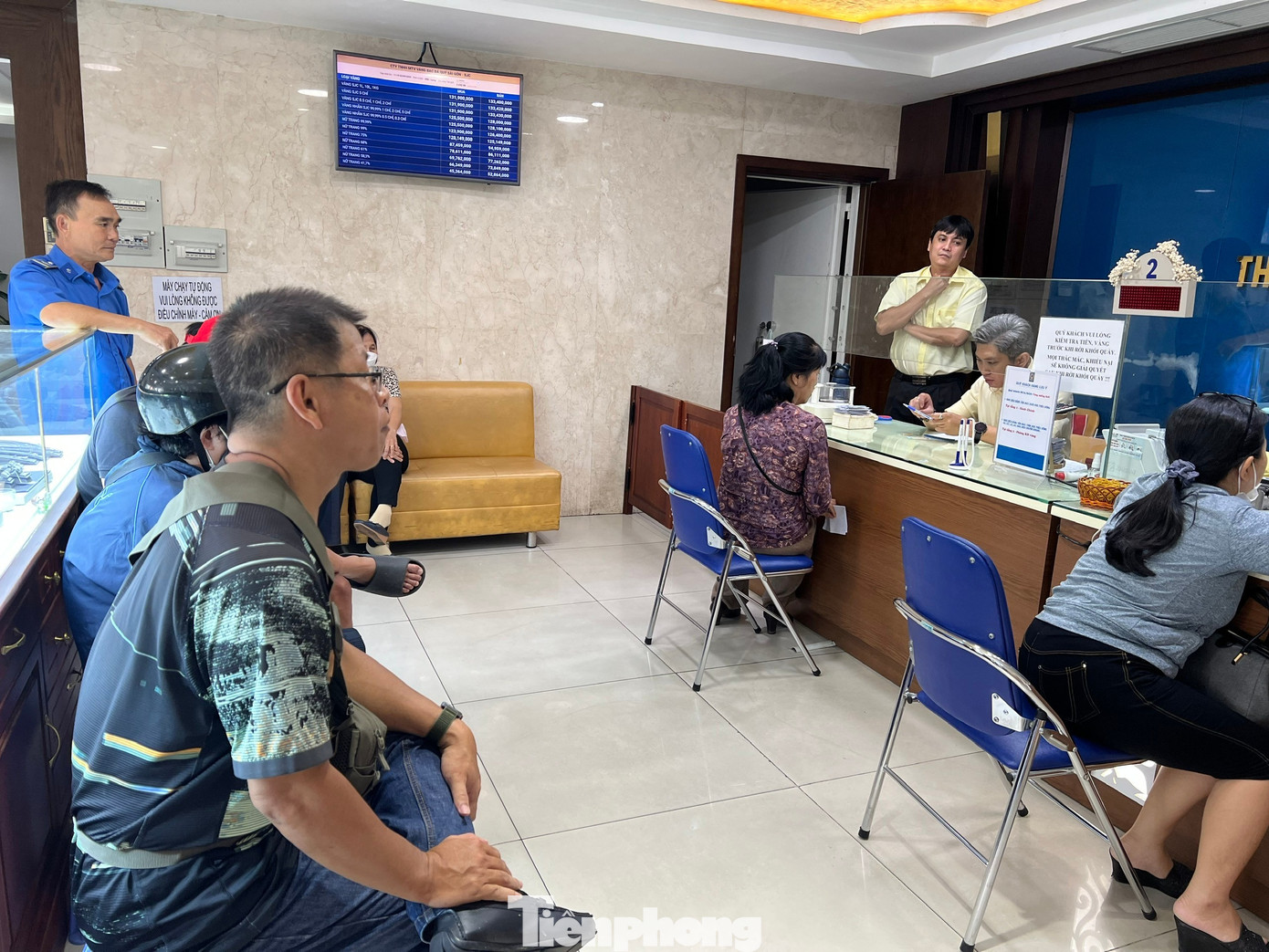 Lý do nhiều người 'quay xe' khi vừa tới tiệm vàng- Ảnh 5.