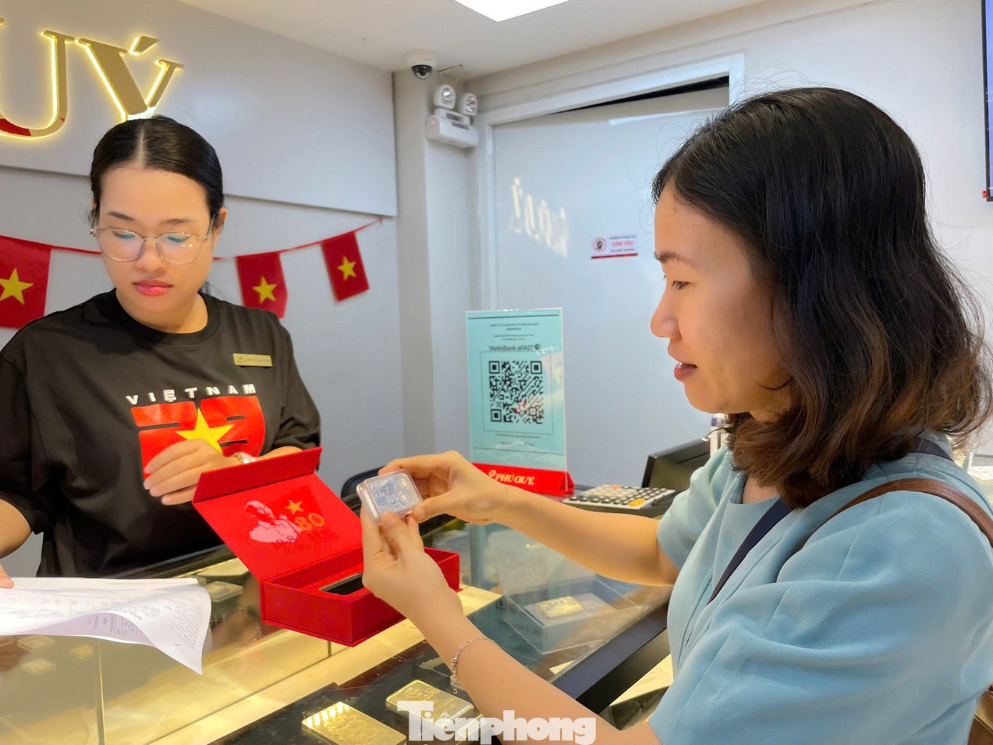 Chán cảnh 'chầu chực' mua vàng, nhà đầu tư chuyển qua món mới- Ảnh 4. Chán cảnh 'chầu chực' mua vàng, nhà đầu tư chuyển qua món mới- Ảnh 4.