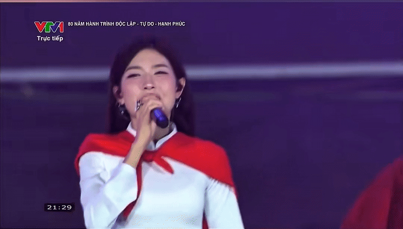 Phát hiện Bạch Nguyệt Quang tại Concert Quốc Gia đặc biệt: Visual sáng bừng không cần filter, đẹp đến nổi hết da gà- Ảnh 6. Phát hiện Bạch Nguyệt Quang tại Concert Quốc Gia đặc biệt: Visual sáng bừng không cần filter, đẹp đến nổi hết da gà- Ảnh 6.
