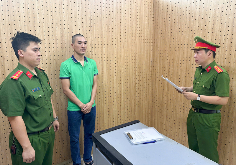 Khởi tố, tạm giam c…