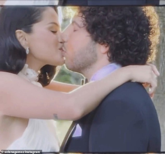 "Bóc giá" trang sức cưới của Selena Gomez: Lộng lẫy sang chảnh chuẩn công chúa Disney, nghe giá tiền tỷ mà sốc!- Ảnh 2.