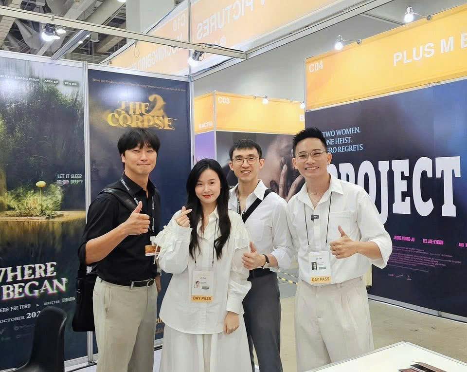 Biểu hiện khác thường của Midu- Ảnh 3. Biểu hiện khác thường của Midu- Ảnh 3.